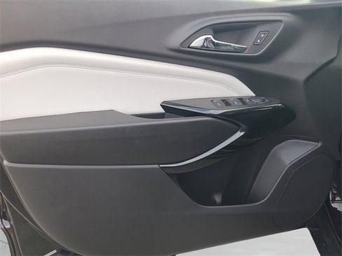 New 2026 Chevrolet Trax LT image 19