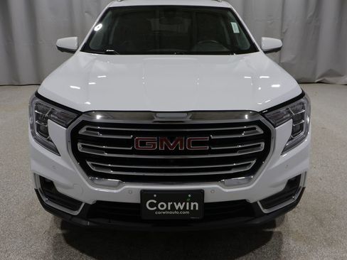 Used 2023 GMC Terrain SLT w/ Tech Package AWD/4WD image 9