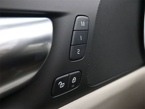 New 2026 Volvo V60 B5 Cross Country Plus w/ Protection Package Premier image 36