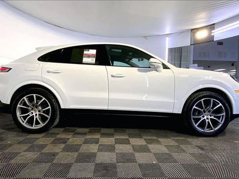 Used 2024 Porsche Cayenne Coupe image 8