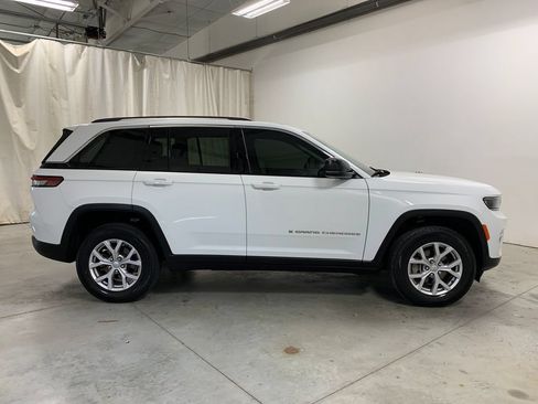 Used 2022 Jeep Grand Cherokee Limited AWD/4WD image 11