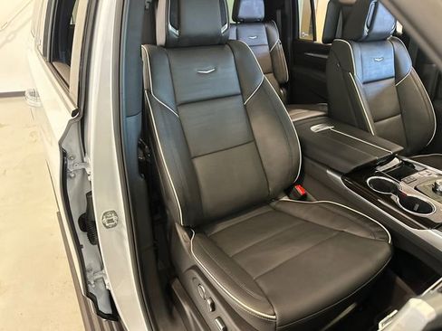 New 2026 Cadillac Escalade ESV Luxury w/ Touring Package image 32