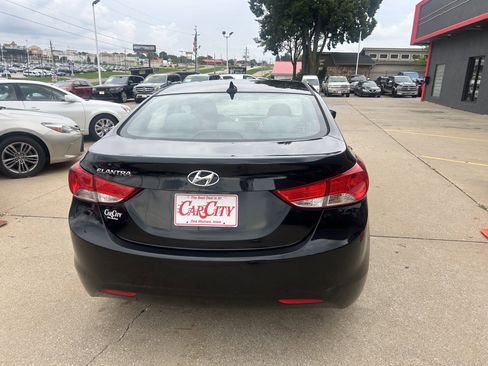 Used 2013 Hyundai Elantra GLS w/ Preferred Pkg image 6