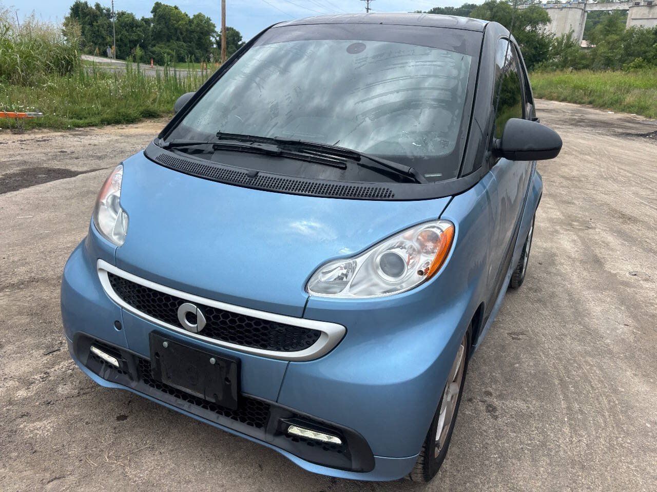 Used 2015 smart fortwo passion RWD image 3