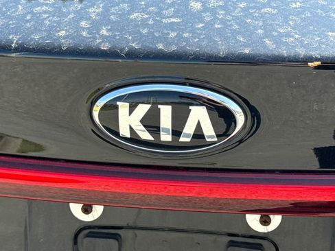 Used 2019 Kia Forte LXS FWD image 17