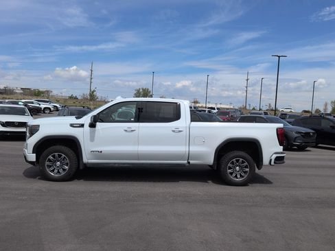 Used 2024 GMC Sierra 1500 AT4 w/ Technology Package AWD/4WD image 4