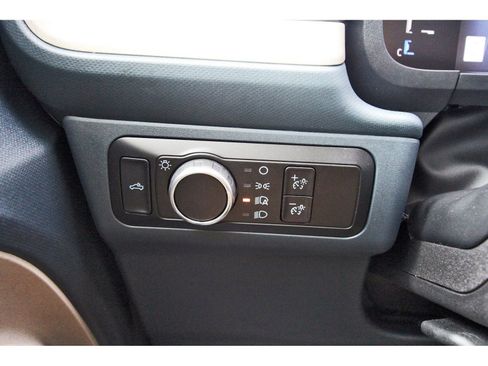 Used 2025 Ford Maverick Lariat image 18