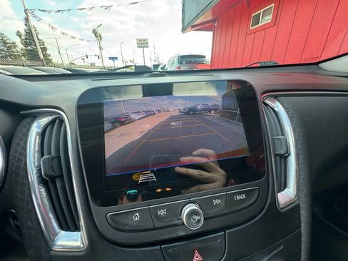 Used 2019 Chevrolet Malibu LT image 11