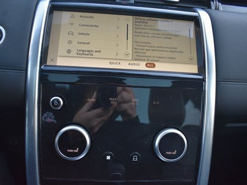 Used 2022 Land Rover Discovery Sport S image 21