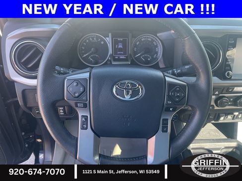 Used 2020 Toyota Tacoma Limited image 8