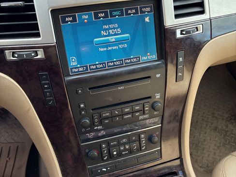 Used 2009 Cadillac Escalade AWD image 22