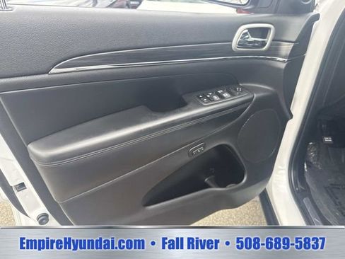 Used 2022 Jeep Grand Cherokee Limited AWD/4WD image 19