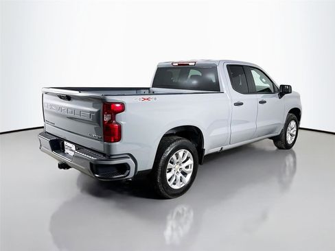 Used 2025 Chevrolet Silverado 1500 Custom image 8