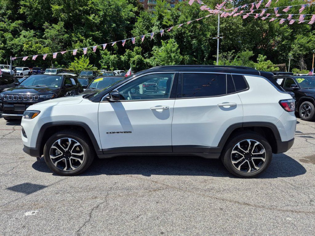 Used 2023 Jeep Compass Limited AWD/4WD image 10
