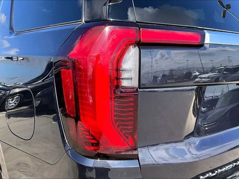 Used 2025 GMC Yukon Denali image 37
