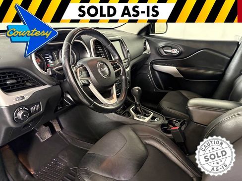 Used 2018 Jeep Cherokee Latitude Plus FWD image 22