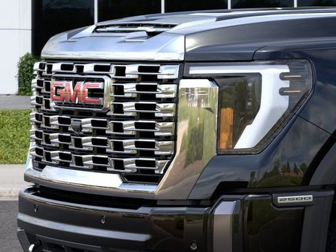 New 2026 GMC Sierra 2500 Denali w/ Denali Reserve Package AWD/4WD image 13