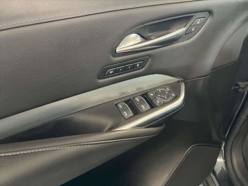 Used 2020 Cadillac XT4 Premium Luxury image 16