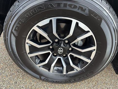 Used 2023 Toyota Tacoma TRD Sport image 9