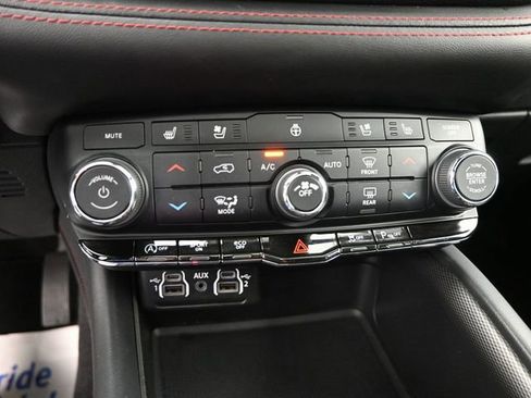 Used 2024 Dodge Durango GT image 35