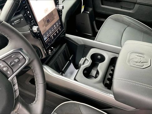 New 2026 RAM 2500 Laramie AWD/4WD image 7