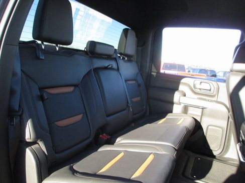 Used 2021 GMC Sierra 2500 AT4 image 17