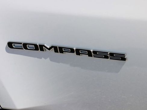 Used 2025 Jeep Compass Limited AWD/4WD image 11
