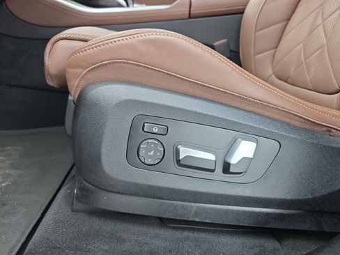 Used 2023 BMW X5 xDrive40i w/ Premium Package image 29