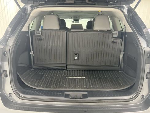 Used 2020 Toyota Highlander L AWD/4WD image 24