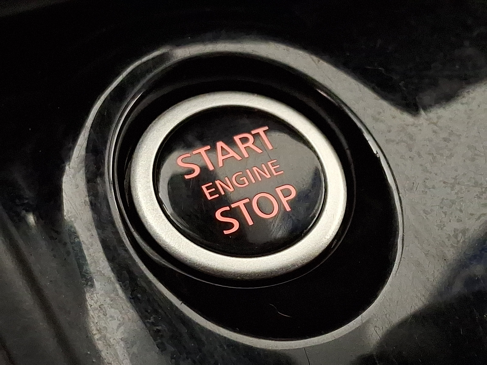 Used 2025 Nissan Versa SV FWD image 22