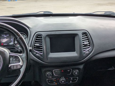 Used 2020 Jeep Compass Latitude image 15