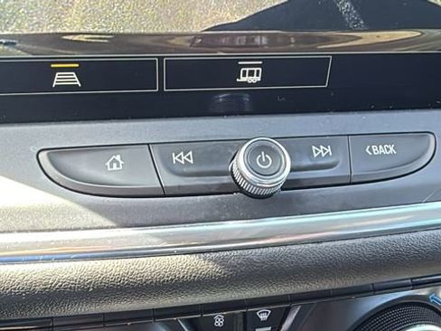 Used 2024 Chevrolet Blazer LT w/ Convenience Package image 21