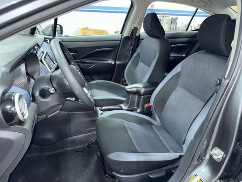 Used 2025 Nissan Versa SV image 15