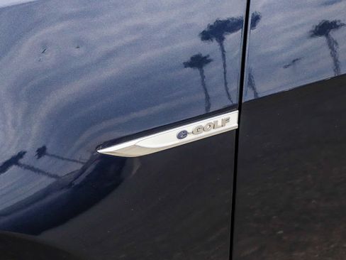 Used 2016 Volkswagen e-Golf SE FWD image 16