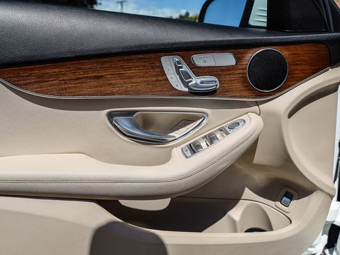 Used 2021 Mercedes-Benz C 300 Sedan image 20