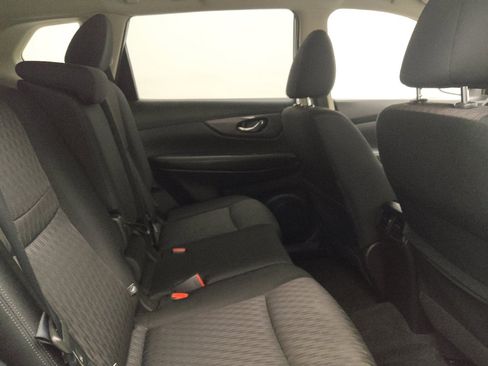 Used 2019 Nissan Rogue SV image 19