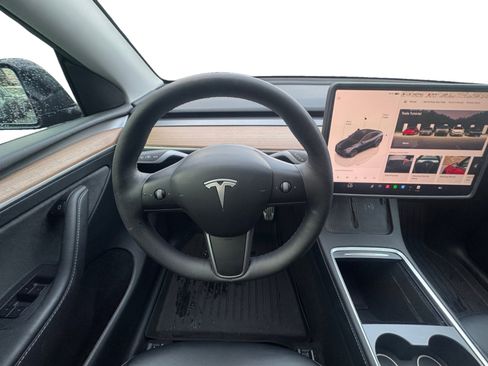 Used 2025 Tesla Model Y Long Range image 14