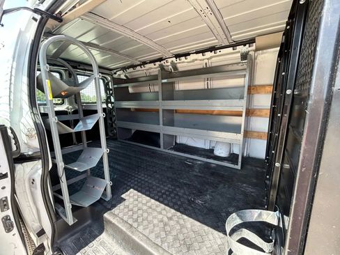 Used 2019 GMC Savana 2500 w/ Driver Convenience Package image 24