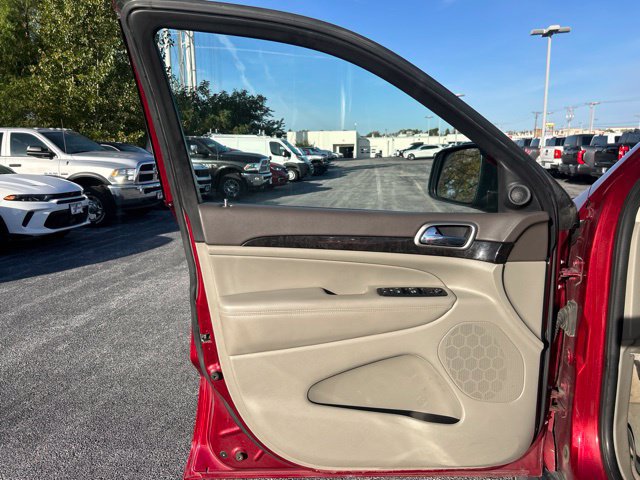 Used 2012 Jeep Grand Cherokee Laredo AWD/4WD image 13