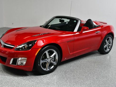 Used 2007 Saturn Sky Red Line RWD image 2