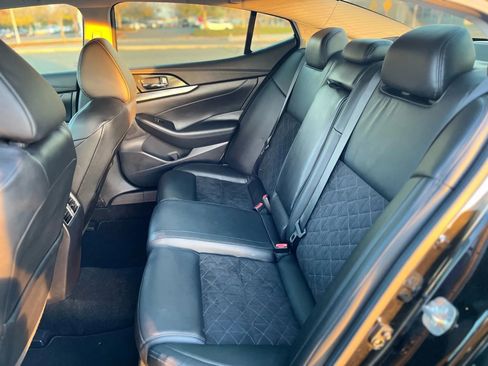 Used 2017 Nissan Maxima SR w/ Midnight Edition image 12