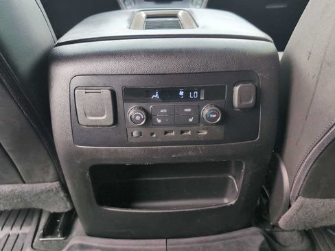 Used 2019 GMC Yukon Denali w/ Denali Ultimate Package AWD/4WD image 30