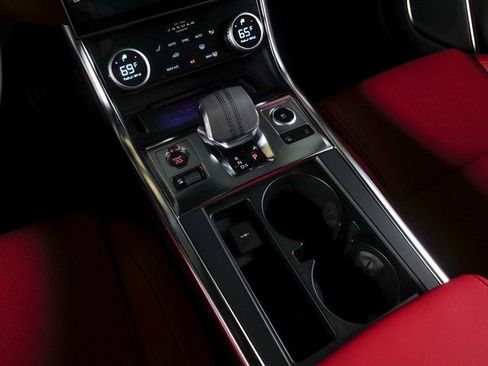 Used 2024 Jaguar XF R-Dynamic SE image 13