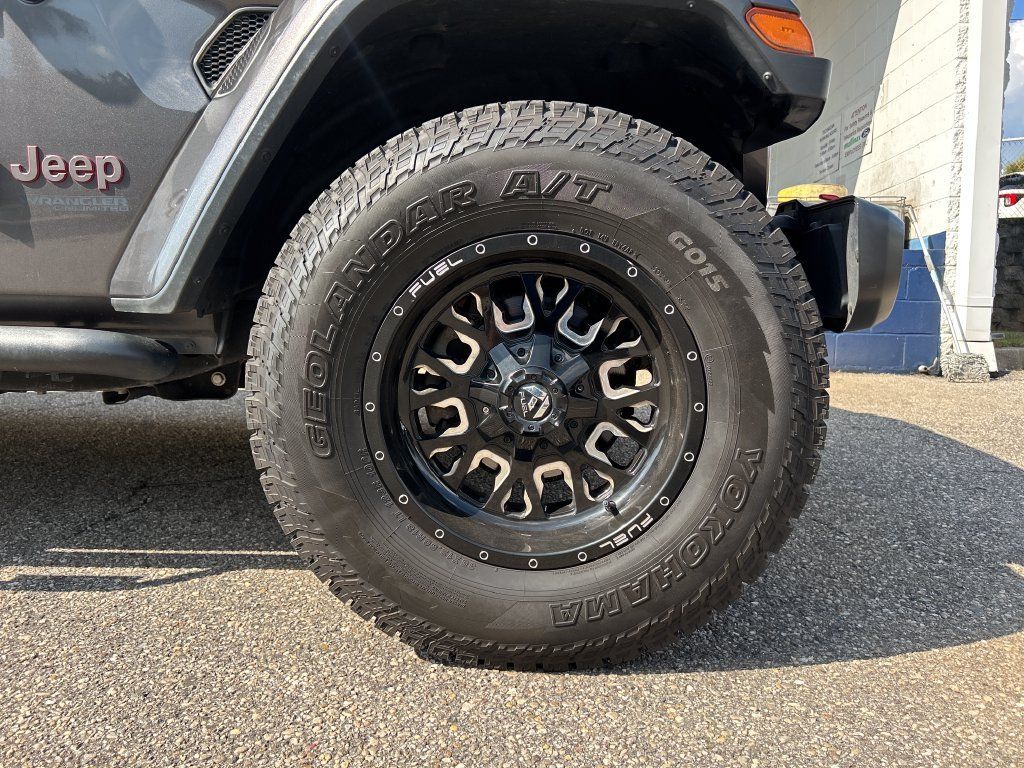 Used 2018 Jeep Wrangler Unlimited Rubicon w/ LED Lighting Group AWD/4WD image 7