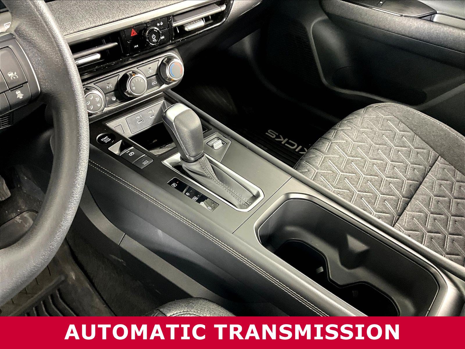 Used 2025 Nissan Kicks SV AWD/4WD image 16