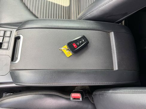 Used 2023 Toyota Highlander XSE FWD image 50