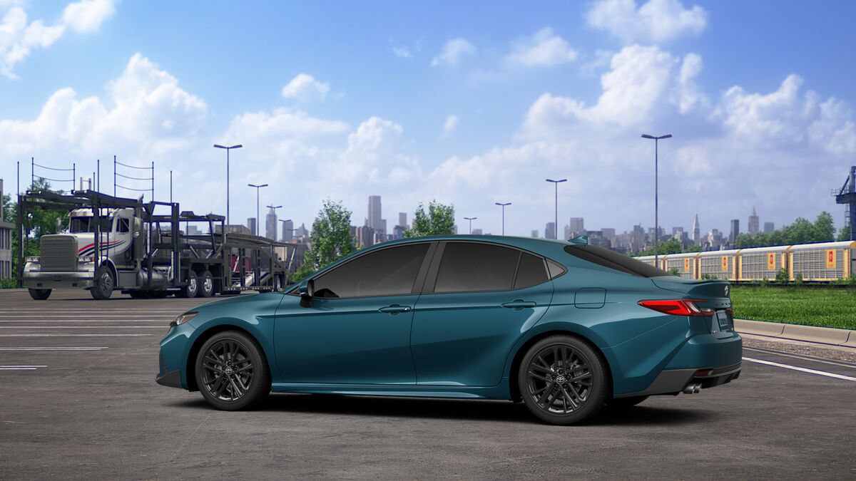 New 2026 Toyota Camry SE FWD image 5