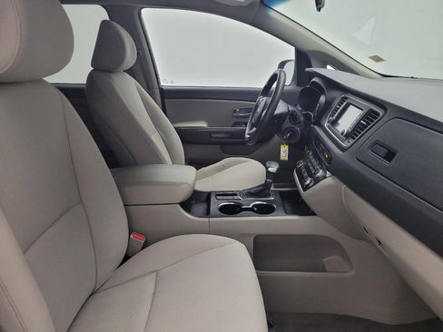 Used 2020 Kia Sedona L FWD image 21