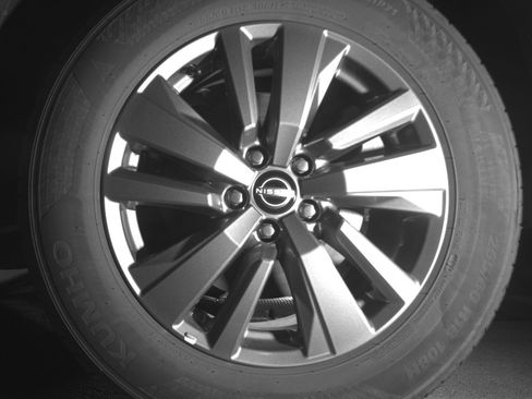 Used 2025 Nissan Pathfinder SV image 14