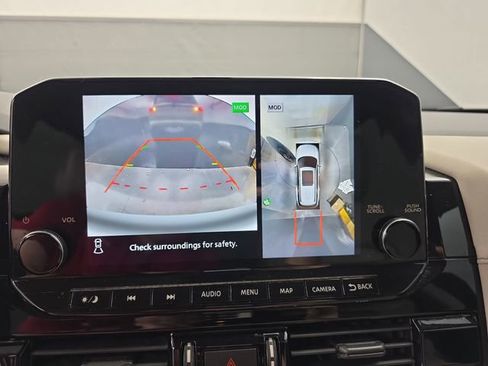 Used 2022 Nissan Pathfinder SL w/ SL Black Package image 27